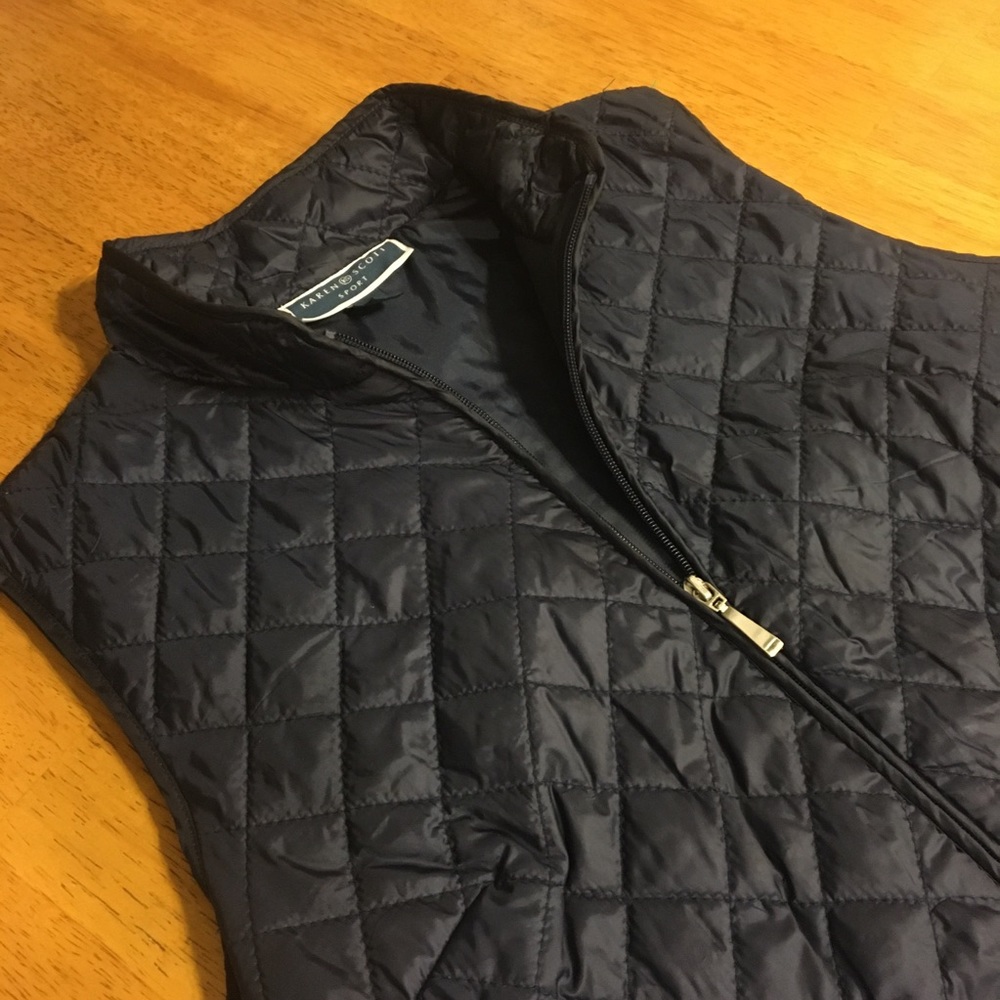 Light weight seasonal puffer vest by Karen Scott Sport Quilted
